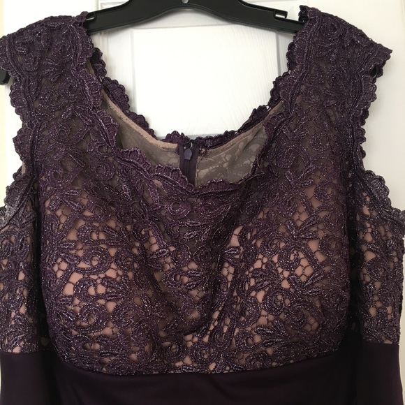 Xscape formal dress. - Picture 3 of 6